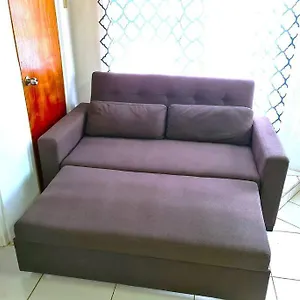  Apartment Two Bedroom. Walk To Beach. Free Wi-fi & Free Parking